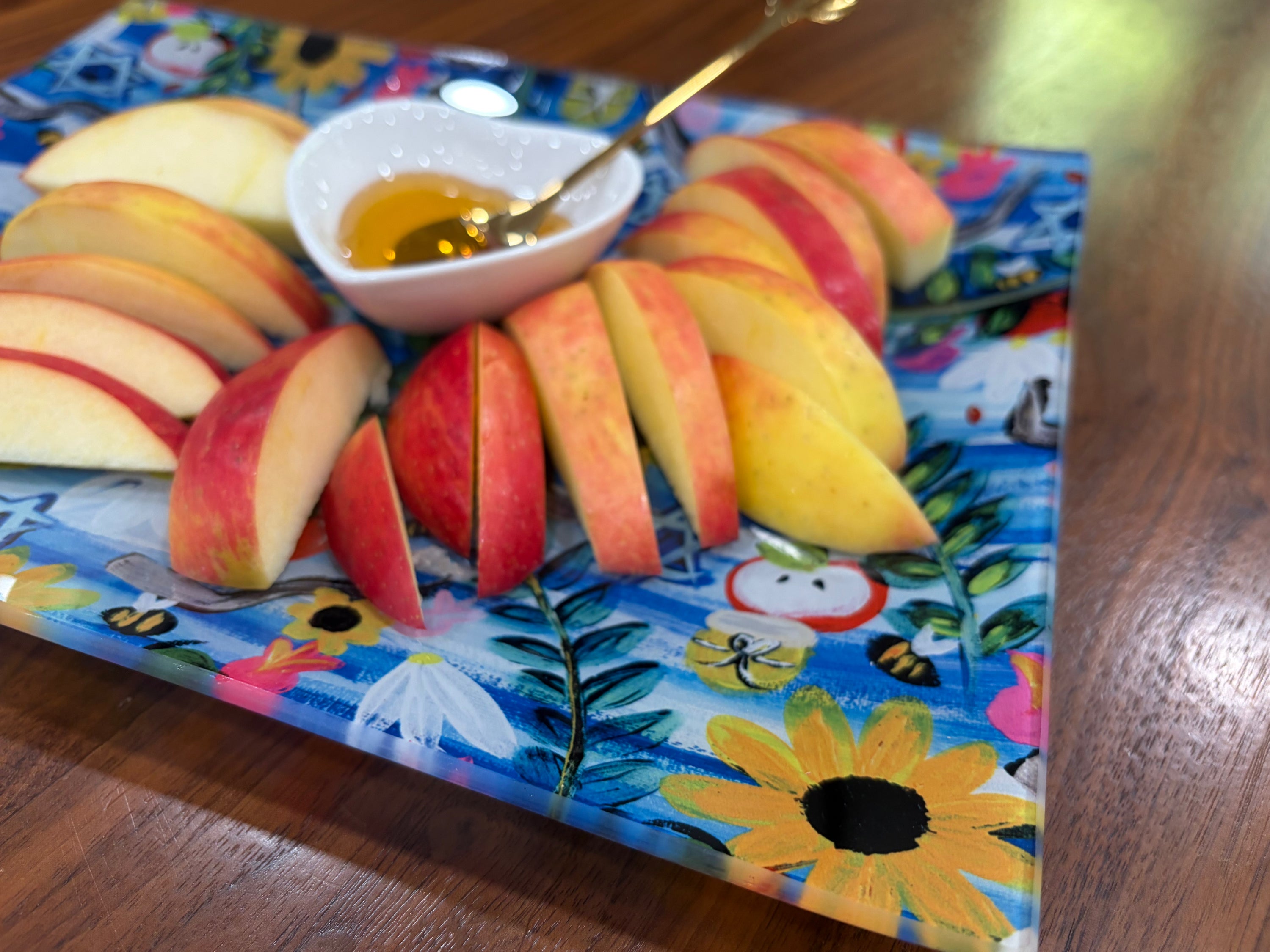 Rosh Hashanah Garden Party | Apple & Honey Dish Set