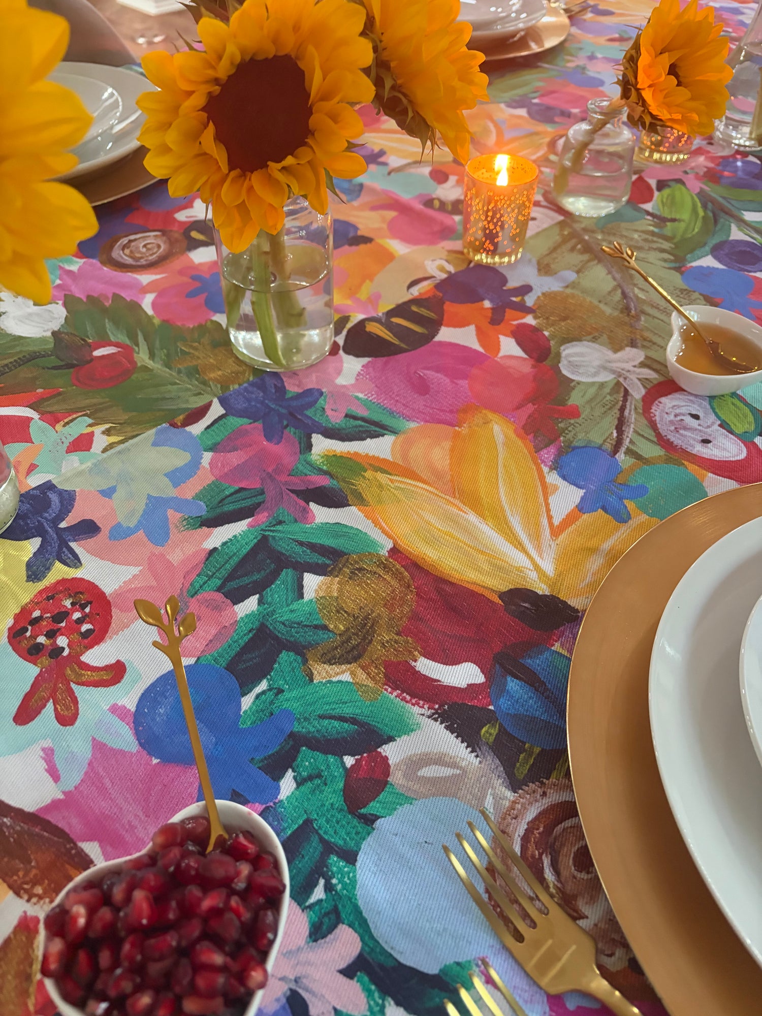 Modern Jewish holiday tablecloth by Arielle Zorger